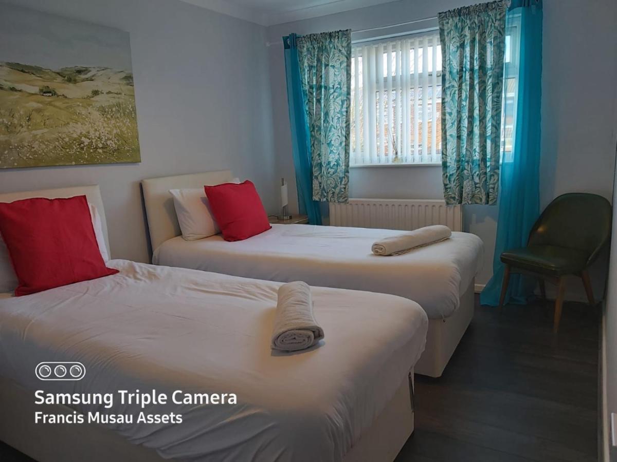 Penllech House: Spacious 3-Bedroom with Free Parking Nottingham Exterior photo