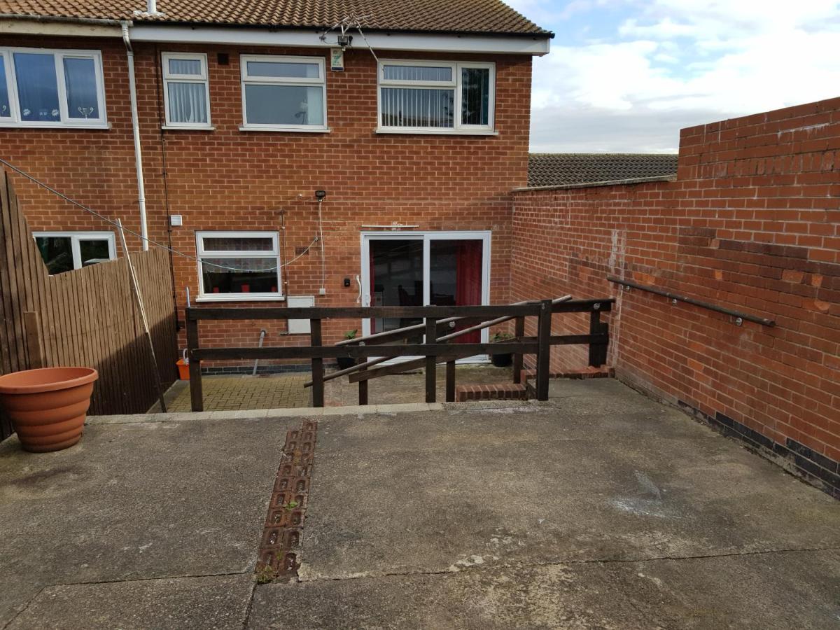 Penllech House: Spacious 3-Bedroom with Free Parking Nottingham Exterior photo
