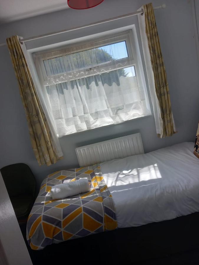 Penllech House: Spacious 3-Bedroom with Free Parking Nottingham Exterior photo