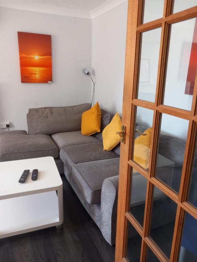 Penllech House: Spacious 3-Bedroom with Free Parking Nottingham Exterior photo