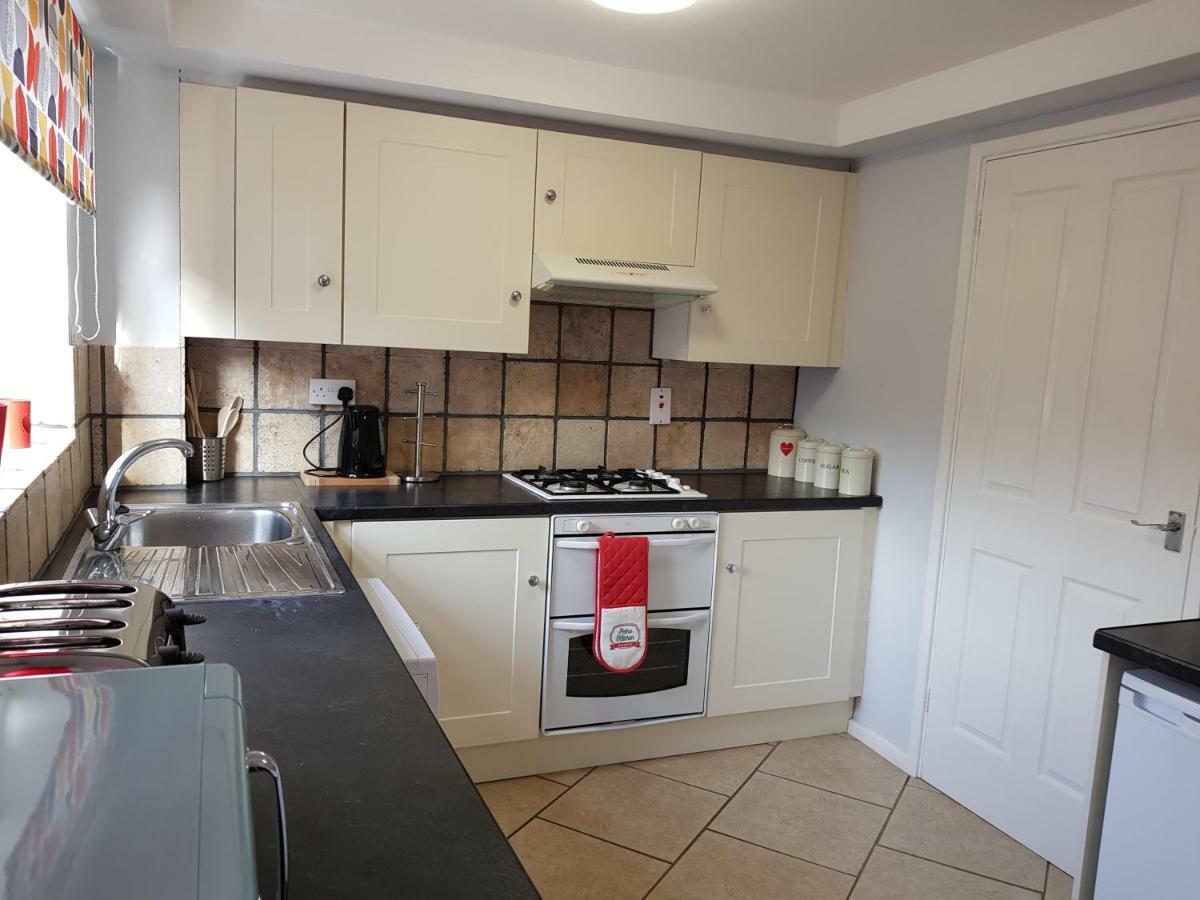 Penllech House: Spacious 3-Bedroom with Free Parking Nottingham Exterior photo