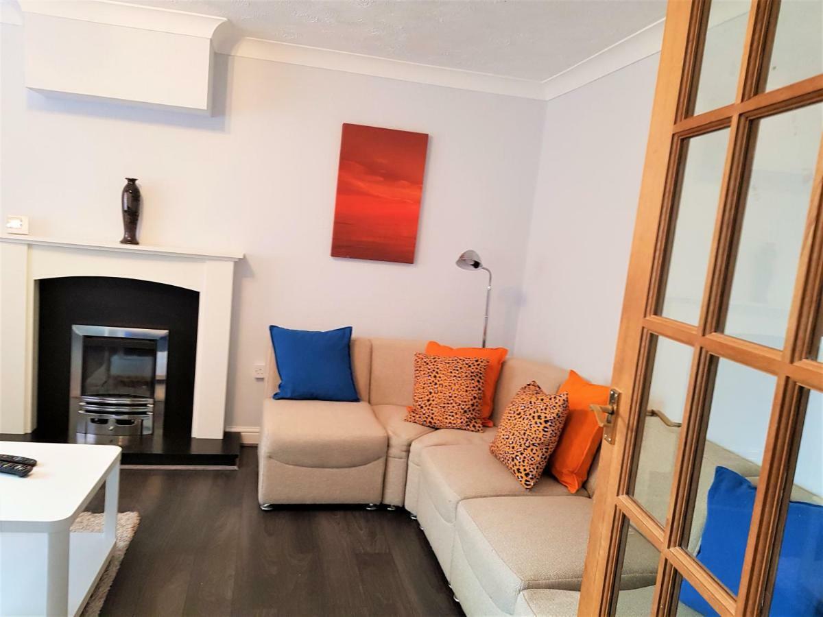 Penllech House: Spacious 3-Bedroom with Free Parking Nottingham Exterior photo
