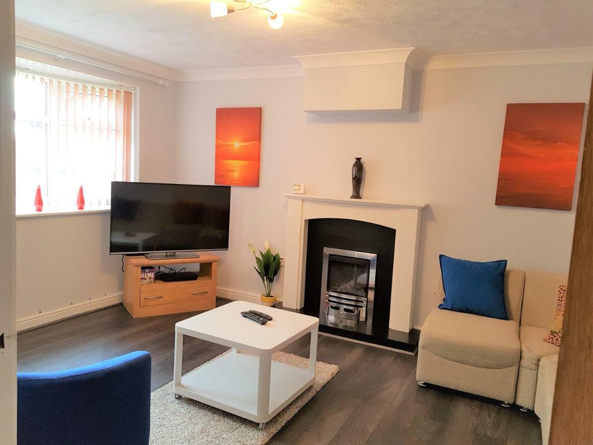 Penllech House: Spacious 3-Bedroom with Free Parking Nottingham Exterior photo