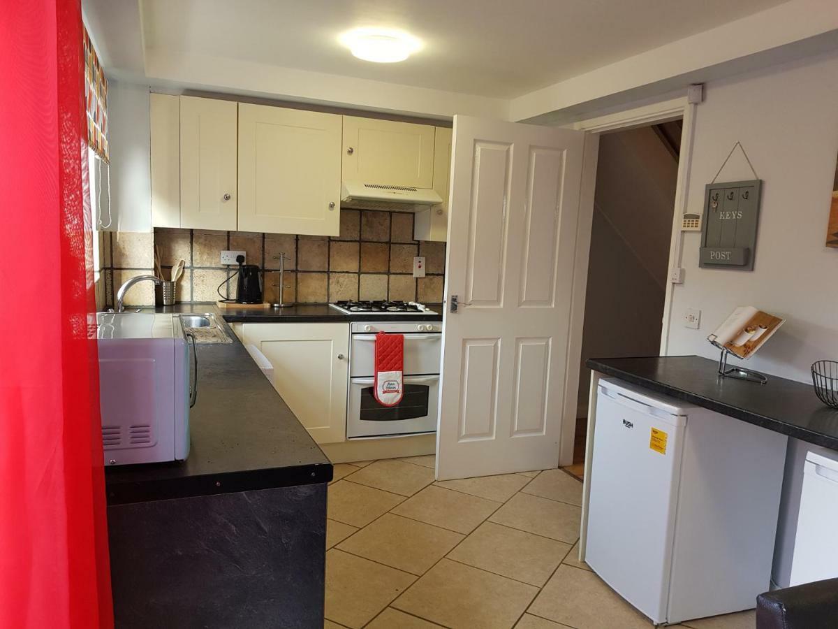 Penllech House: Spacious 3-Bedroom with Free Parking Nottingham Exterior photo